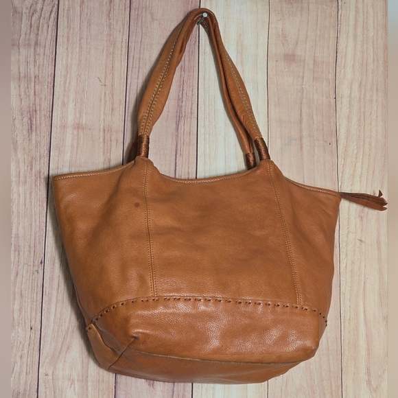The Sak Handbags - The Sak Leather Hobo Style Shoulder Bag Tote Bag Size 16x10" Large